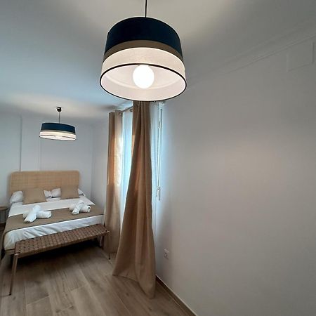 Edificio Amarillo En El Barrio Διαμέρισμα Αλικάντε Εξωτερικό φωτογραφία