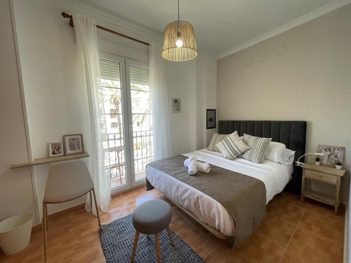 Edificio Amarillo En El Barrio Διαμέρισμα Αλικάντε Εξωτερικό φωτογραφία
