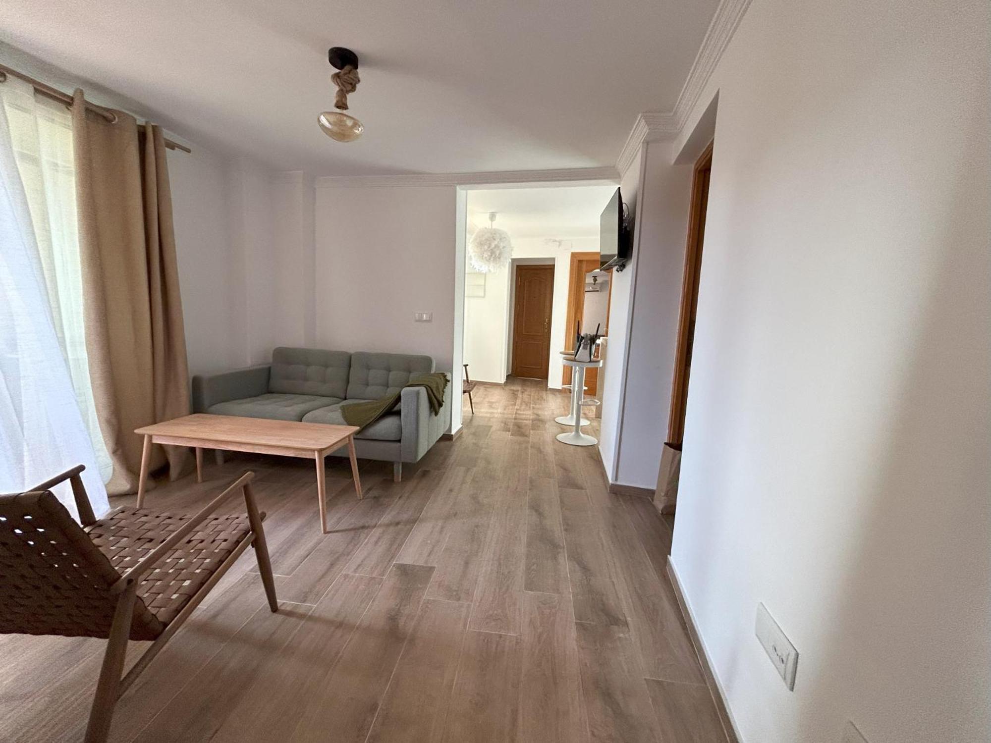 Edificio Amarillo En El Barrio Διαμέρισμα Αλικάντε Εξωτερικό φωτογραφία