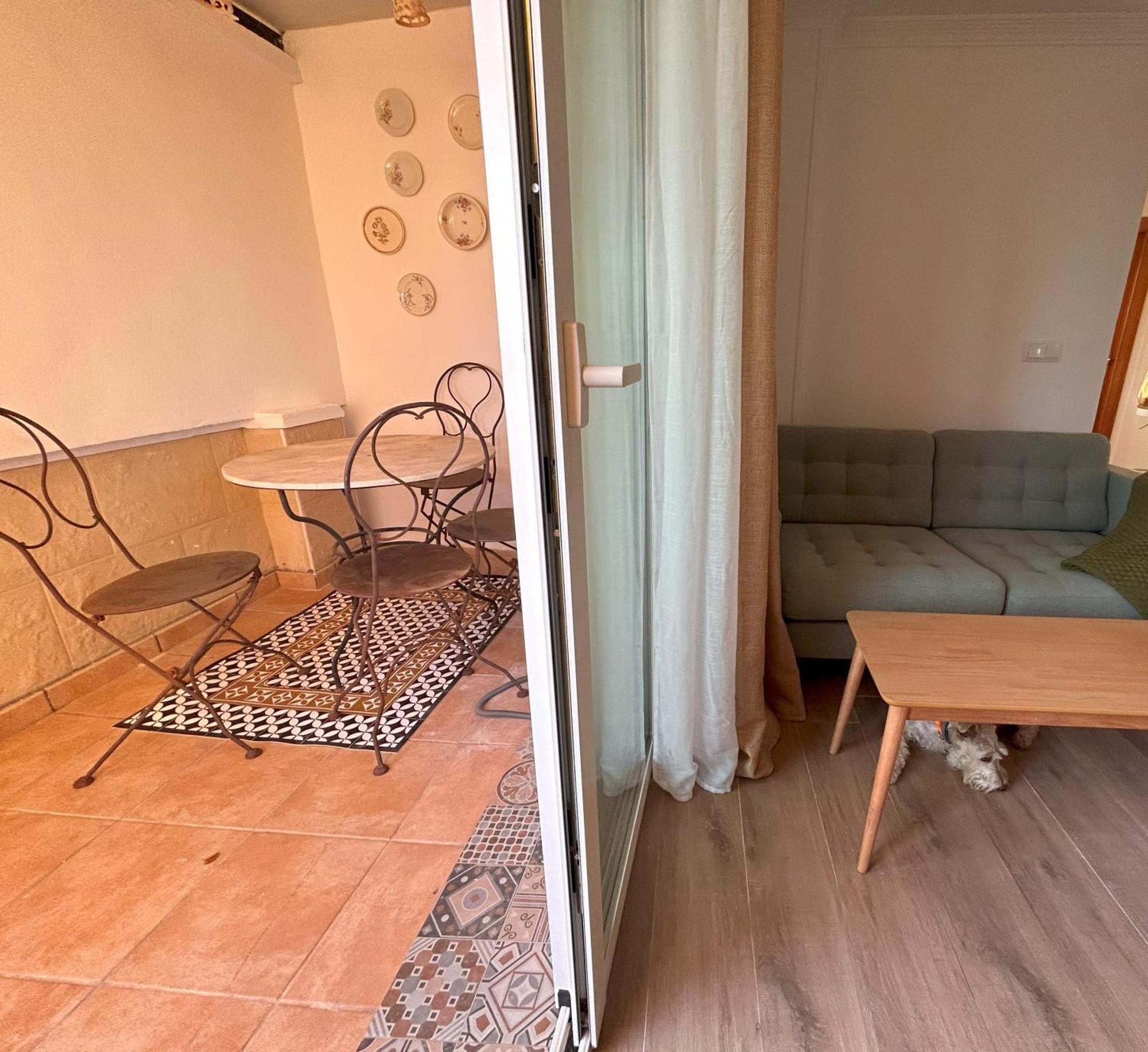 Edificio Amarillo En El Barrio Διαμέρισμα Αλικάντε Εξωτερικό φωτογραφία