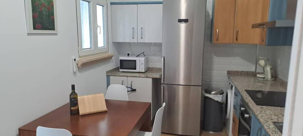 Edificio Amarillo En El Barrio Διαμέρισμα Αλικάντε Εξωτερικό φωτογραφία